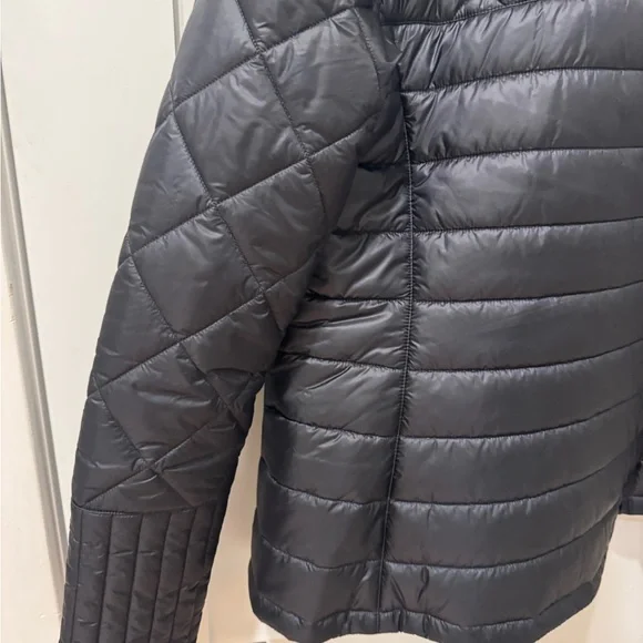 Patagonia Women's Black Puffer Jacket - Picture 9 of 13